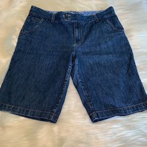 Eddie Bauer ladies Bermuda shorts